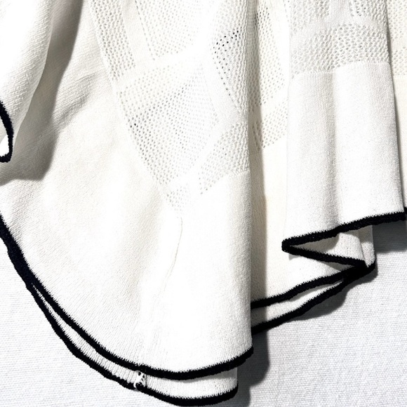 Bebe Boat neck Ruffles Hollow Out fluttered pullover shirt Size Small Petite - Picture 3 of 12